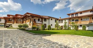 Комплекс за винен и СПА туризъм Старосел 3*